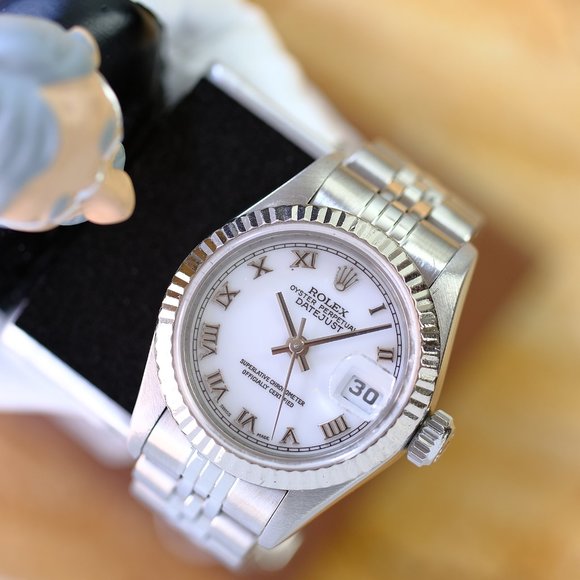 Rolex Datejust White Roman Dial 26mm W/Certificate - Picture 8 of 11